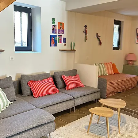 De Le Vernede Vakantiehuis Aramon